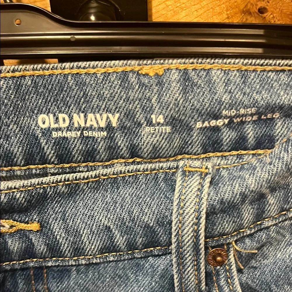 Old Navy Women's Drapey Denim Medium Blue Wide Leg Jeans - Picture 2 of 9